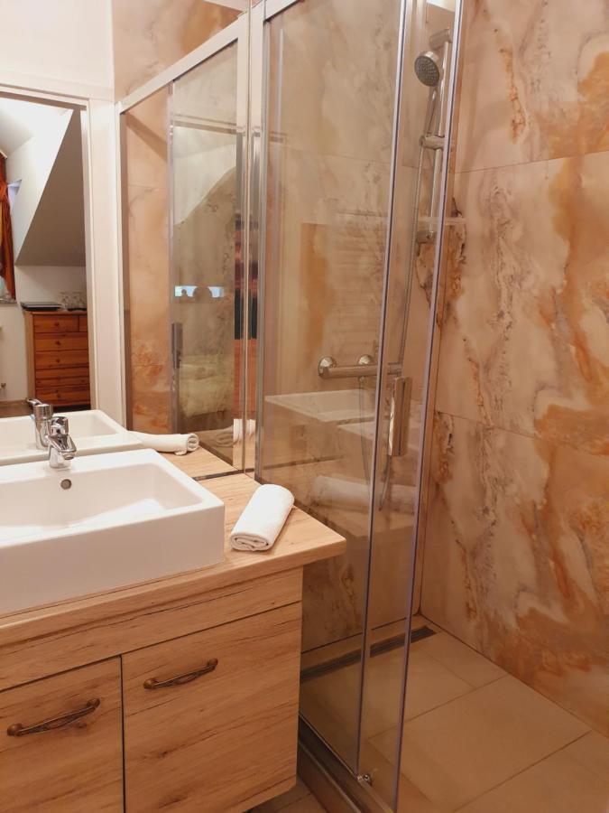Karmelita Boutique Apartman 쇼프론 외부 사진