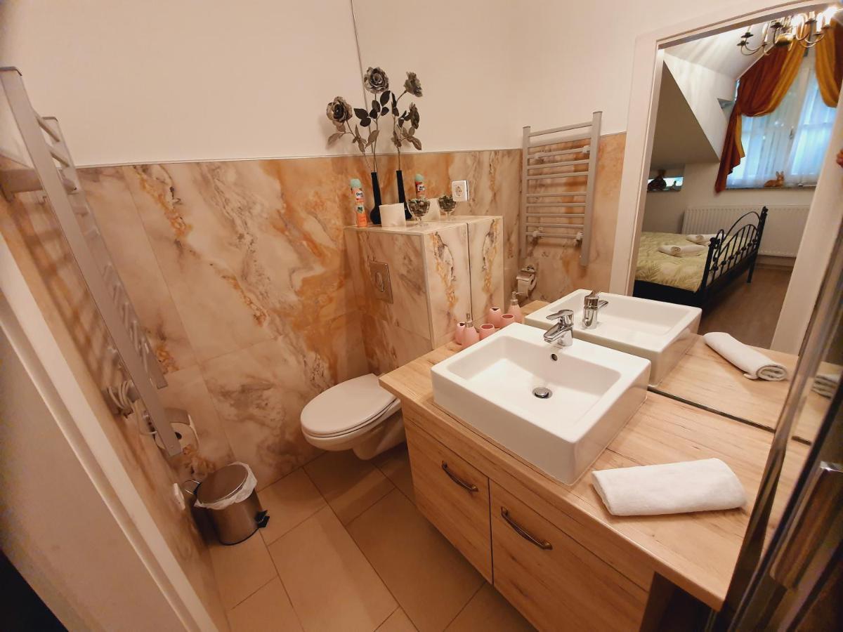 Karmelita Boutique Apartman 쇼프론 외부 사진