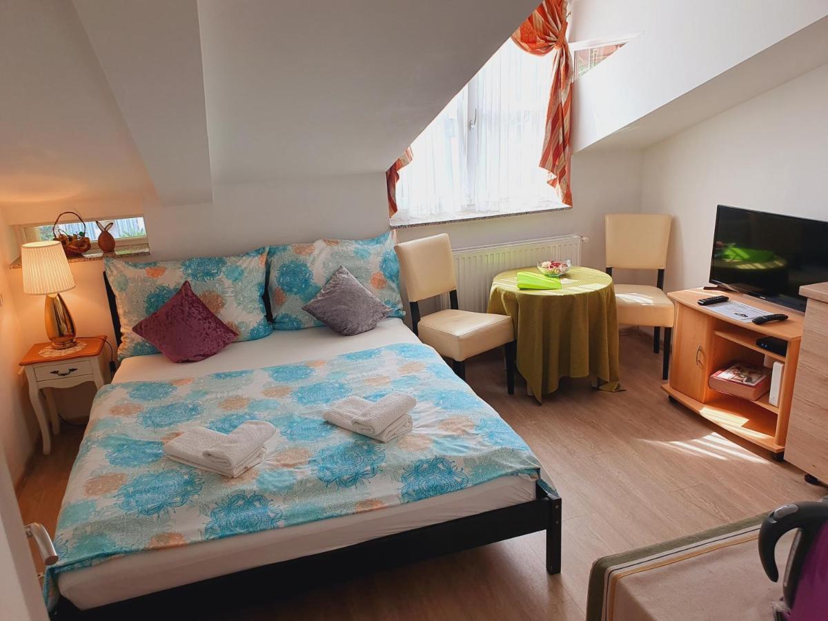 Karmelita Boutique Apartman 쇼프론 외부 사진