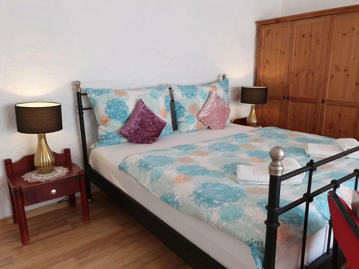 Karmelita Boutique Apartman 쇼프론 외부 사진