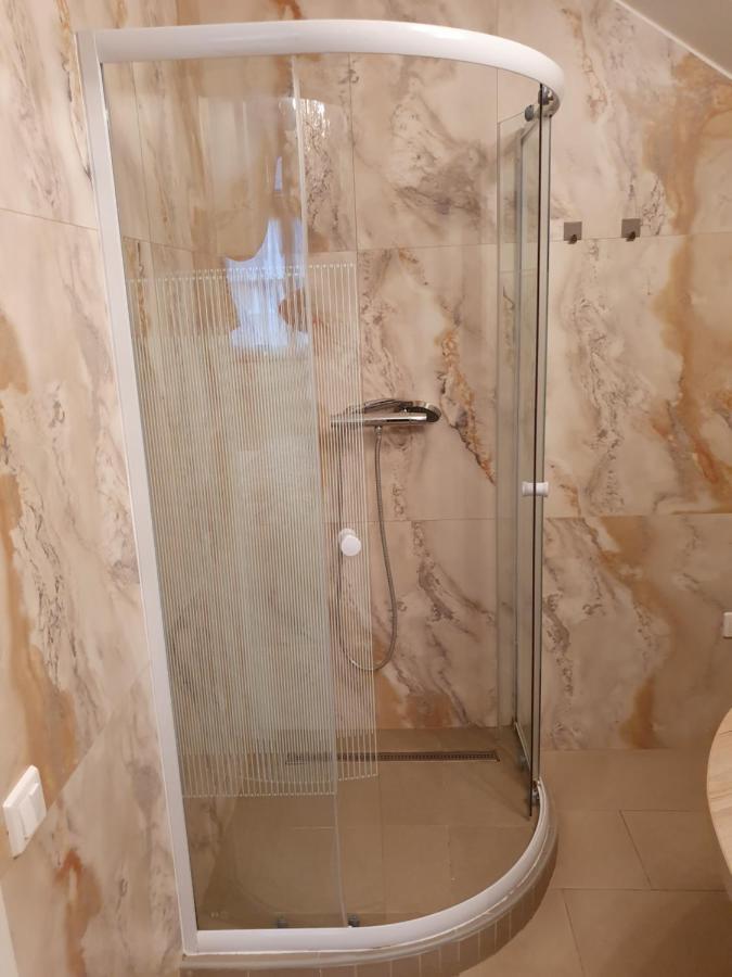 Karmelita Boutique Apartman 쇼프론 외부 사진