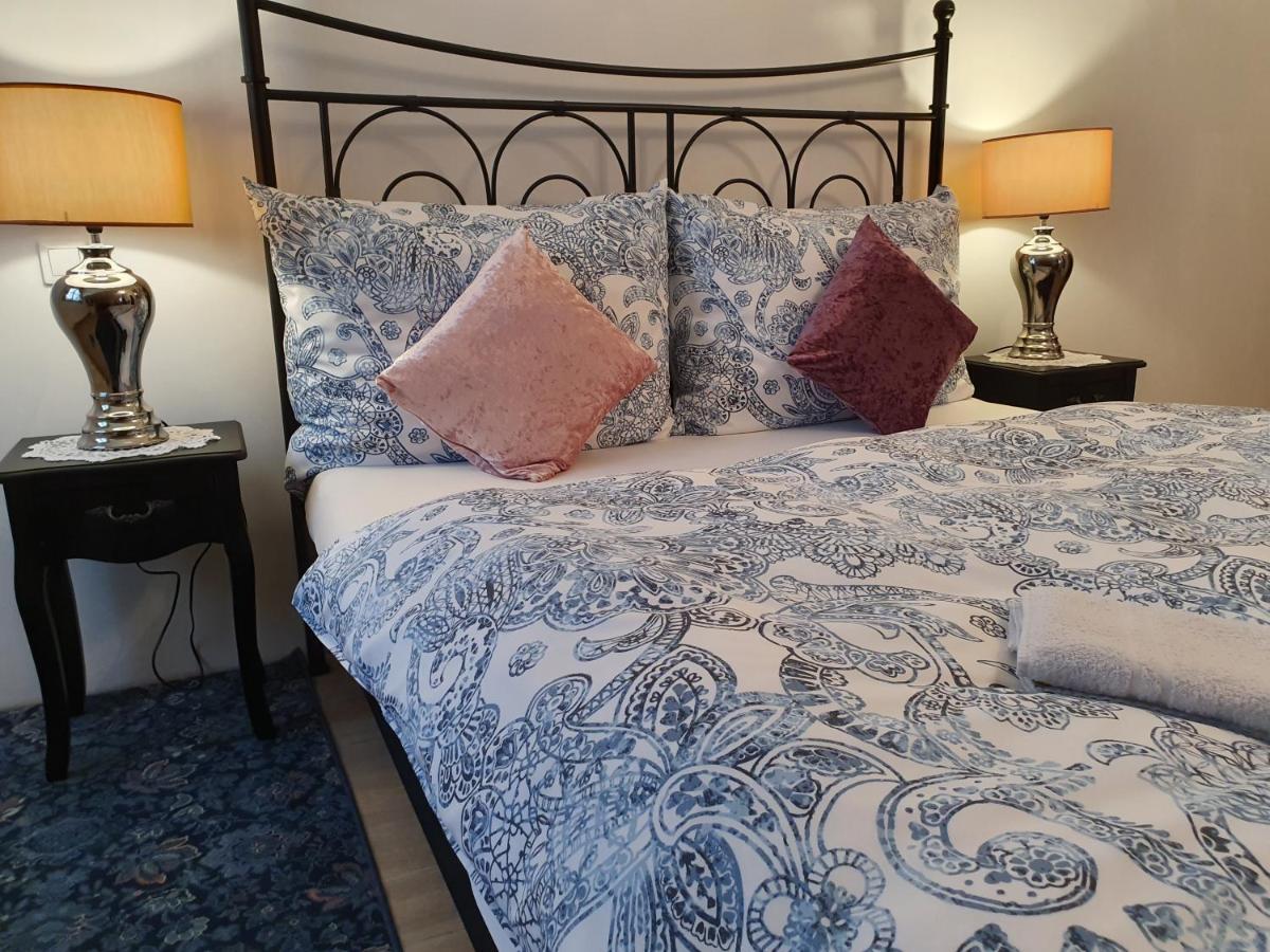 Karmelita Boutique Apartman 쇼프론 외부 사진