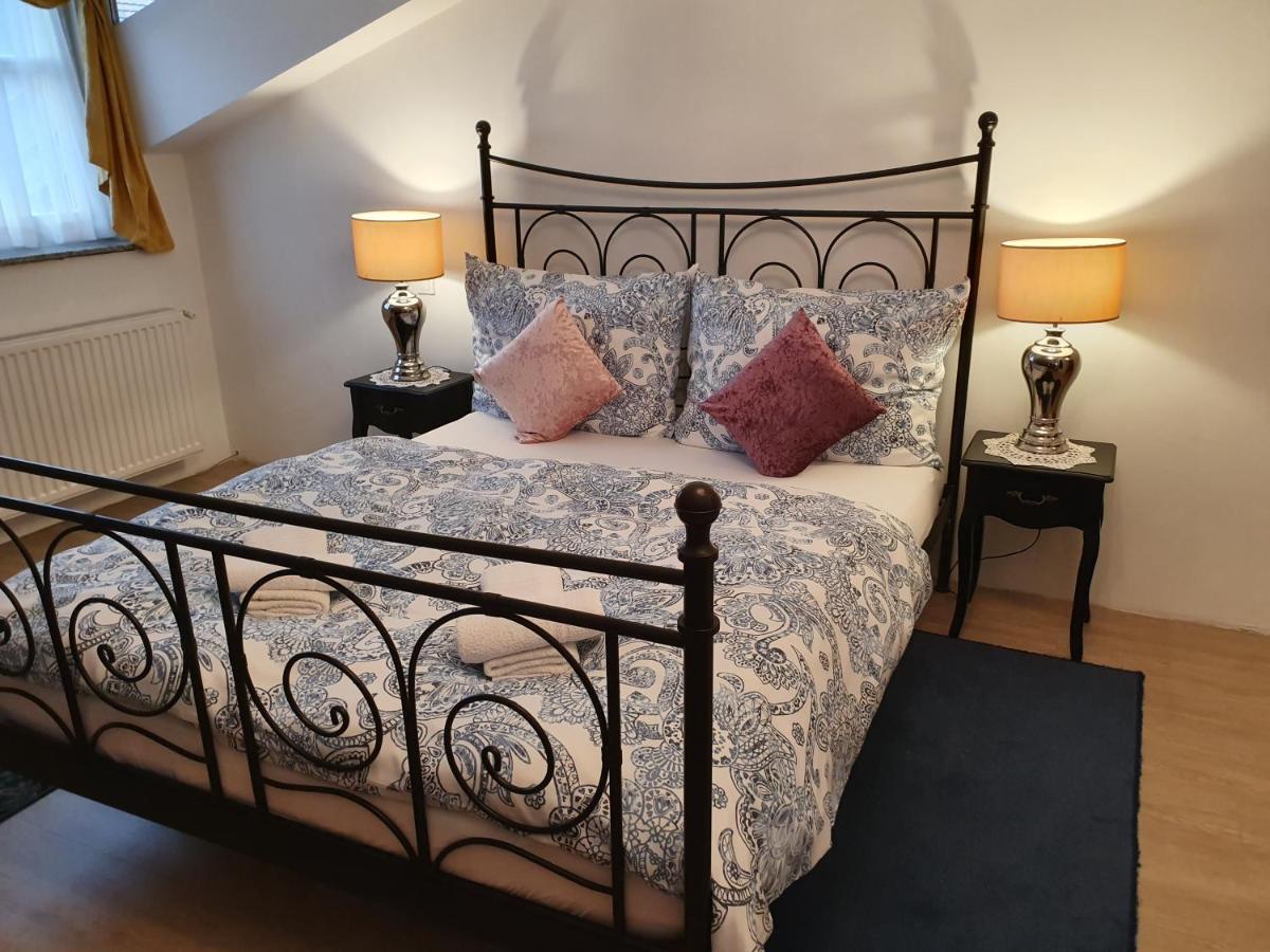 Karmelita Boutique Apartman 쇼프론 외부 사진