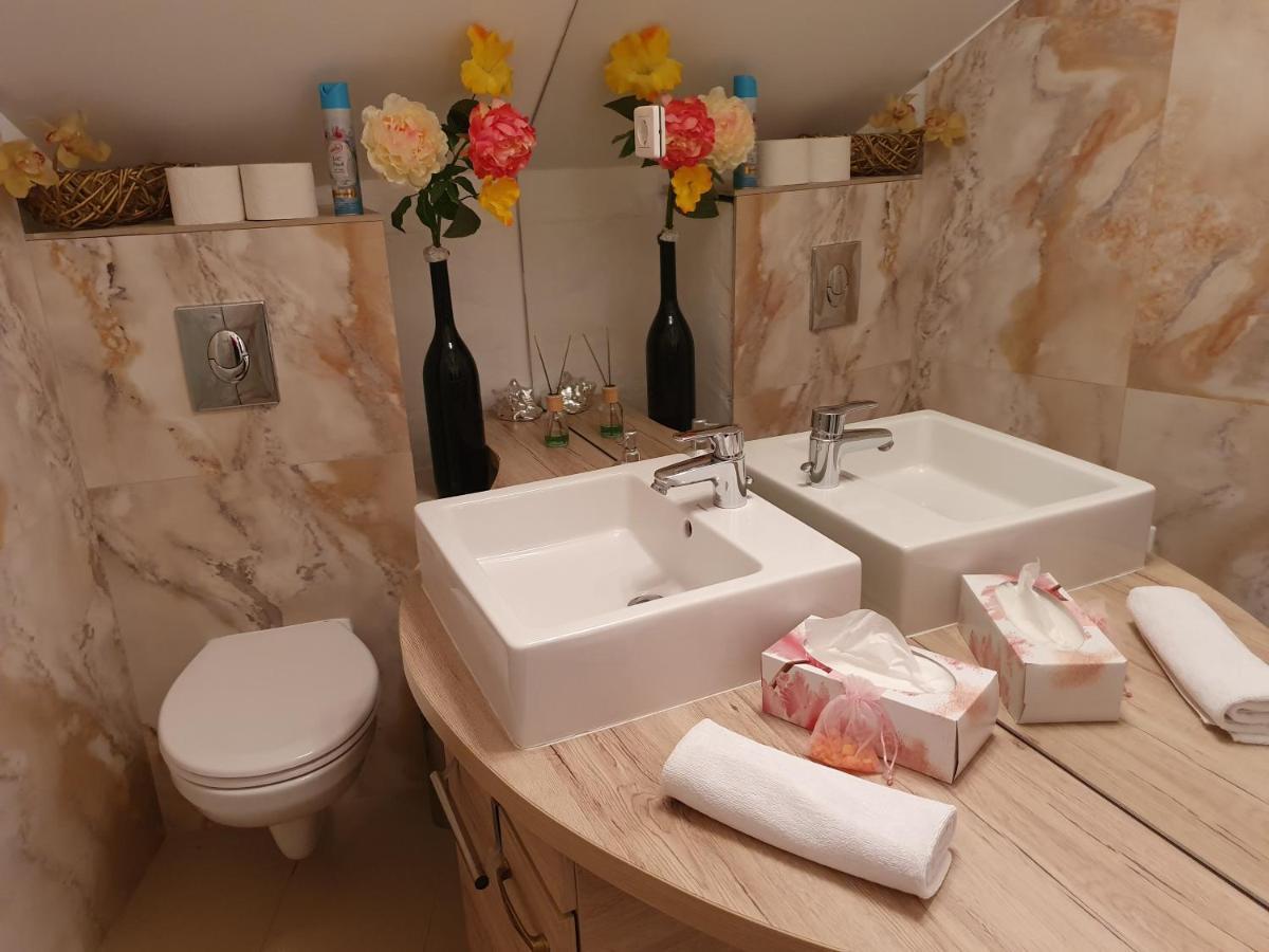 Karmelita Boutique Apartman 쇼프론 외부 사진