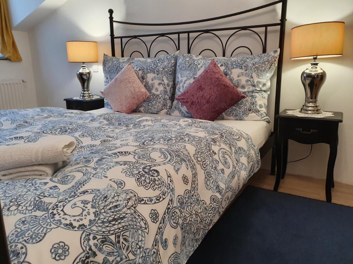 Karmelita Boutique Apartman 쇼프론 외부 사진
